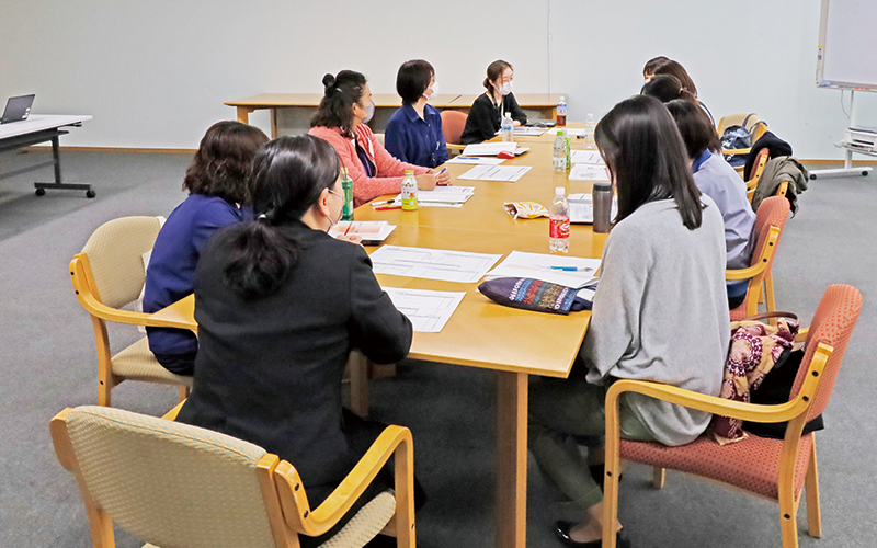 Opportunities for female employees to interact with each other