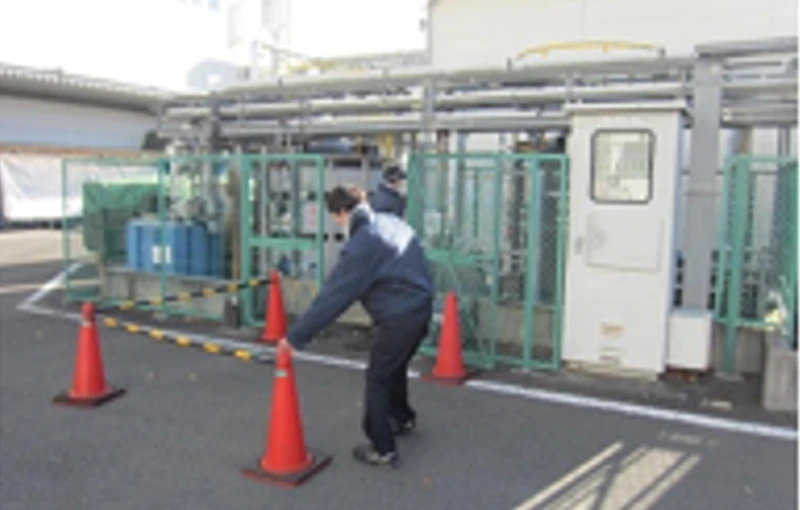 バリケード設置作業