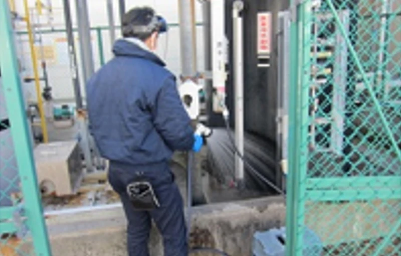 薬品希釈洗浄作業